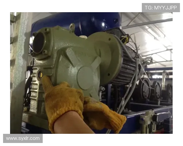 挖掘机行走减速机齿轮油乳化